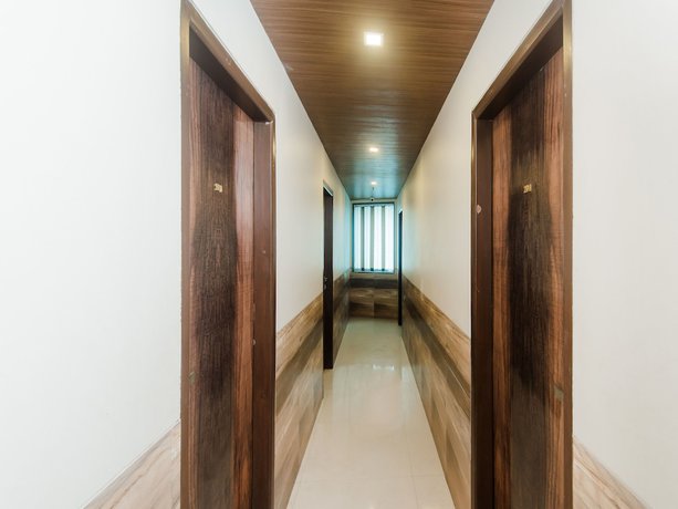 Imagen de los interiores del Hotel OYO 11747 Sai Comforts. Foto 17