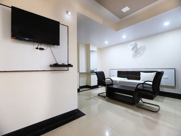 Imagen de la habitación del Hotel OYO 11840 Venus. Foto 4
