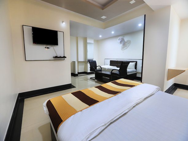 Imagen de la habitación del Hotel OYO 11840 Venus. Foto 10