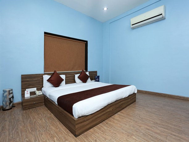 Imagen de la habitación del Hotel OYO 11939 Queens Club of India. Foto 11
