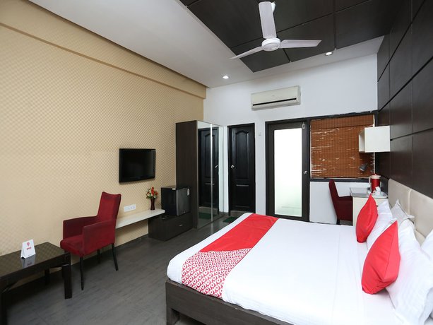 Imagen de la habitación del Hotel OYO 11939 Queens Club of India. Foto 12