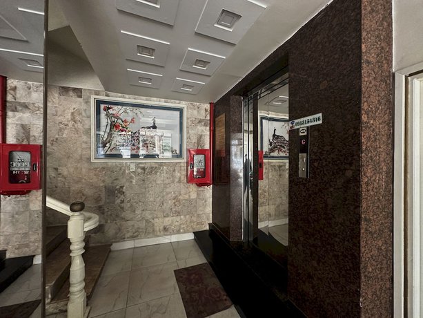 Imagen de los interiores del Hotel OYO 1196 Le Vu. Foto 18