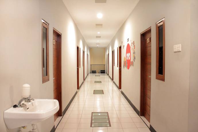 Imagen de los interiores del Hotel OYO 121 Rumah Ayub Syariah. Foto 12