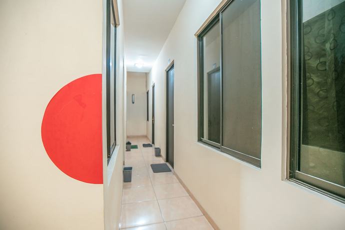 Imagen de los interiores del Hotel OYO 122 Oekude Kost. Foto 14