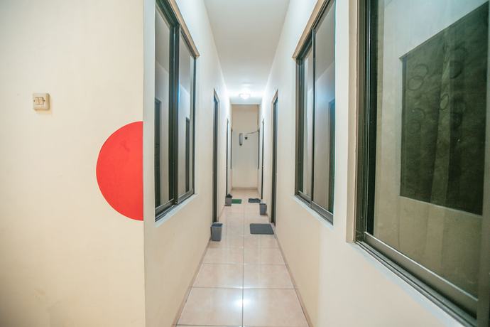 Imagen de los interiores del Hotel OYO 122 Oekude Kost. Foto 16