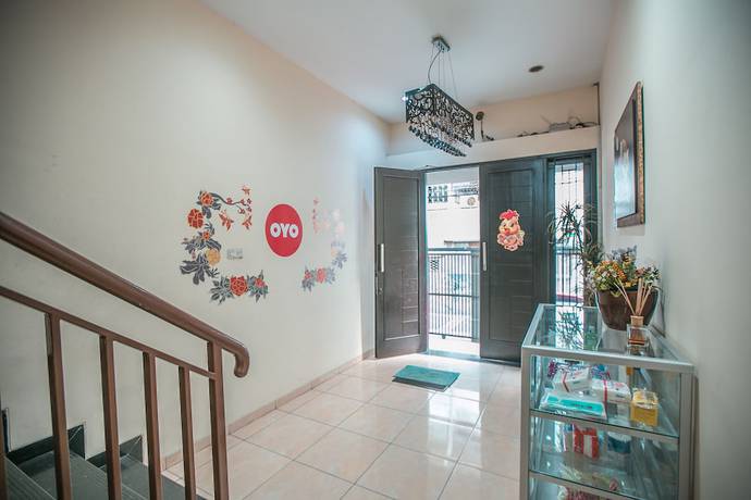 Imagen de los interiores del Hotel OYO 122 Oekude Kost. Foto 18