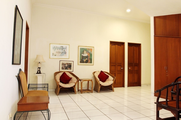 Imagen de los interiores del Hotel OYO 123 Puri Lotus. Foto 19