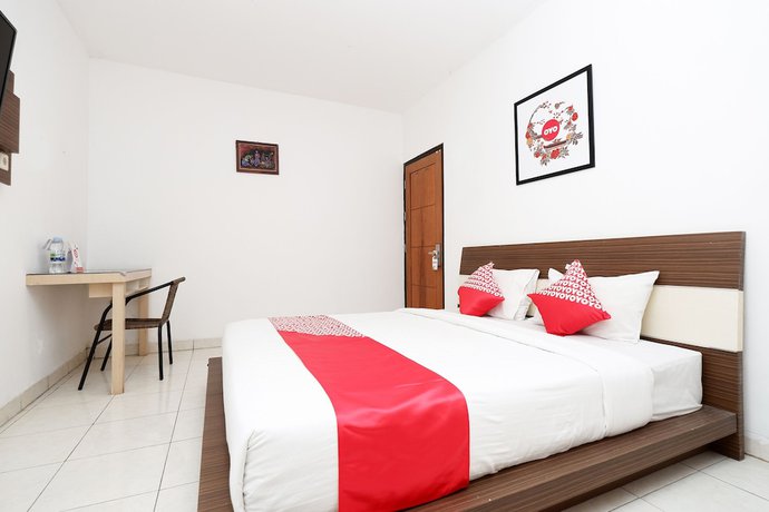 Imagen de la habitación del Hotel OYO 1251 Residence 8, Semarang. Foto 3