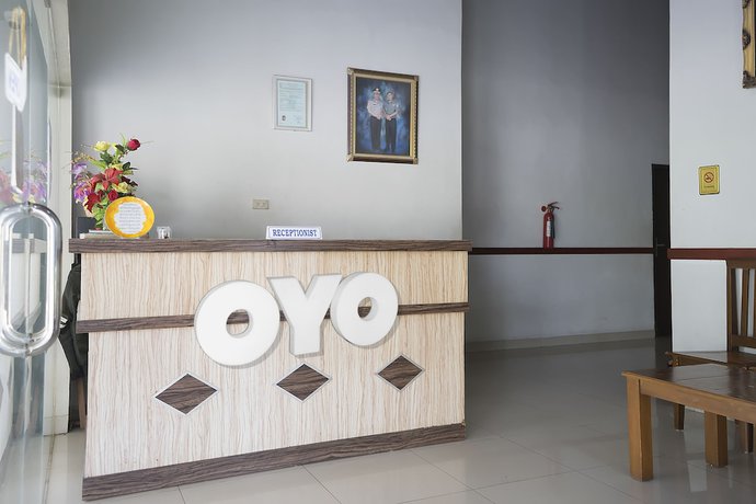 Imagen de los interiores del Hotel OYO 1283 Guest House Loemajan. Foto 15