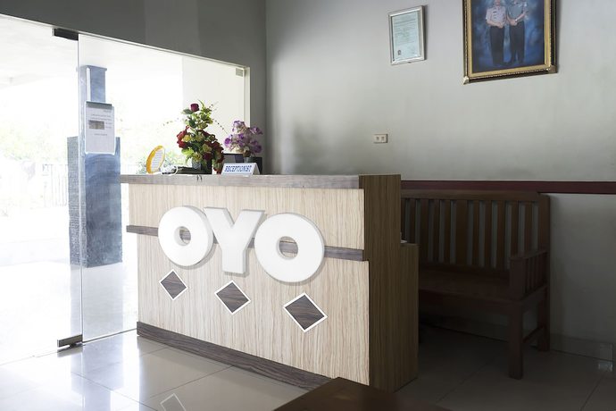 Imagen de los interiores del Hotel OYO 1283 Guest House Loemajan. Foto 16