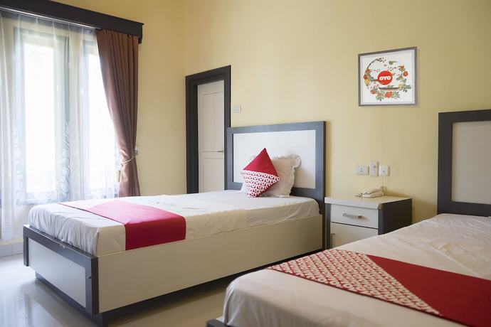 Imagen de la habitación del Hotel OYO 1283 Guest House Loemajan. Foto 6