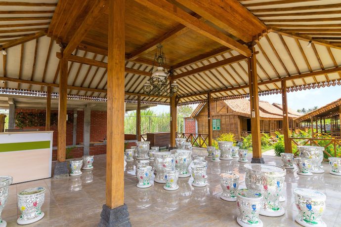 Imagen de los interiores del Hotel OYO 1304 Roemah Gladak Kebon Sidoluhur. Foto 16