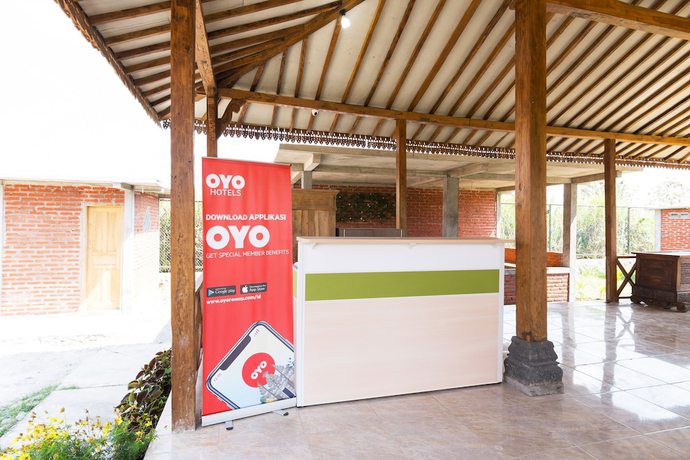 Imagen de los interiores del Hotel OYO 1304 Roemah Gladak Kebon Sidoluhur. Foto 18