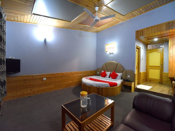 Imagen de la habitación del Hotel OYO 13218 Hollywood. Foto 2