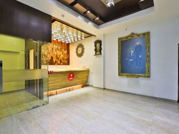 Imagen de los interiores del Hotel OYO 13479 Grand Nakshatra. Foto 18
