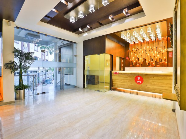 Imagen de los interiores del Hotel OYO 13479 Grand Nakshatra. Foto 19