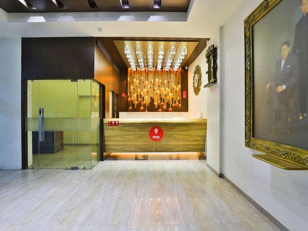 Imagen de los interiores del Hotel OYO 13479 Grand Nakshatra. Foto 20
