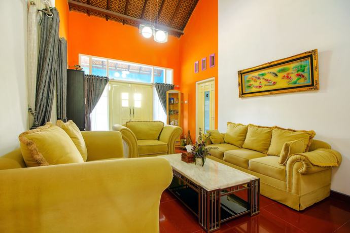 Imagen de los interiores del Hotel OYO 1355 Griya Wismono Homestay. Foto 16