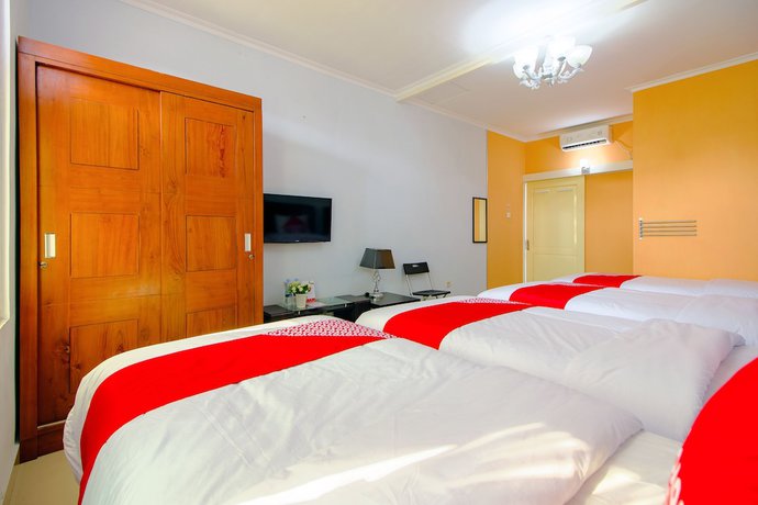 Imagen de la habitación del Hotel OYO 1355 Griya Wismono Homestay. Foto 6