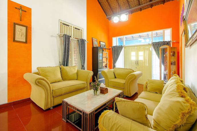 Imagen de los interiores del Hotel OYO 1355 Griya Wismono Homestay. Foto 17