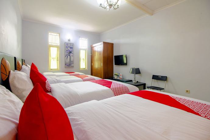 Imagen de la habitación del Hotel OYO 1355 Griya Wismono Homestay. Foto 12