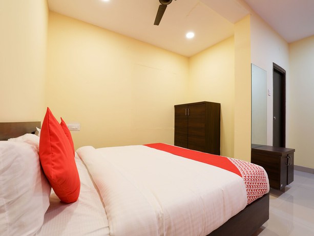 Imagen de la habitación del Hotel OYO 13569 Virat Residency. Foto 14