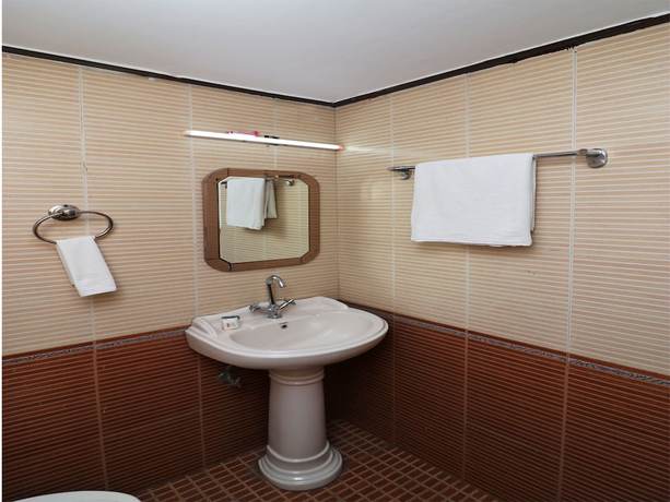 Imagen de la habitación del Hotel OYO 13654 Krishiv Residency. Foto 7