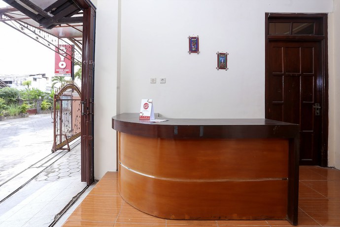Imagen de los interiores del Hotel OYO 1366 Kayoman Family Homestay. Foto 19