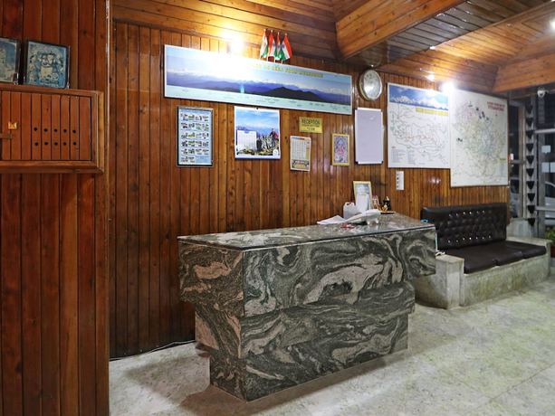 Imagen de los interiores del Hotel OYO 13908 India. Foto 19