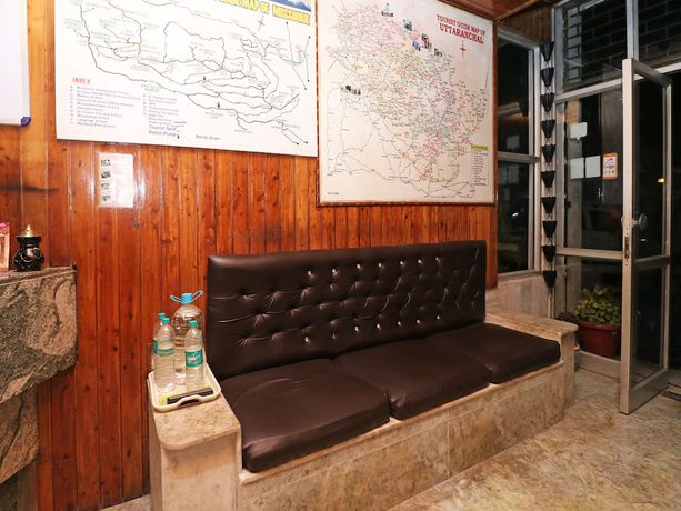 Imagen de los interiores del Hotel OYO 13908 India. Foto 20