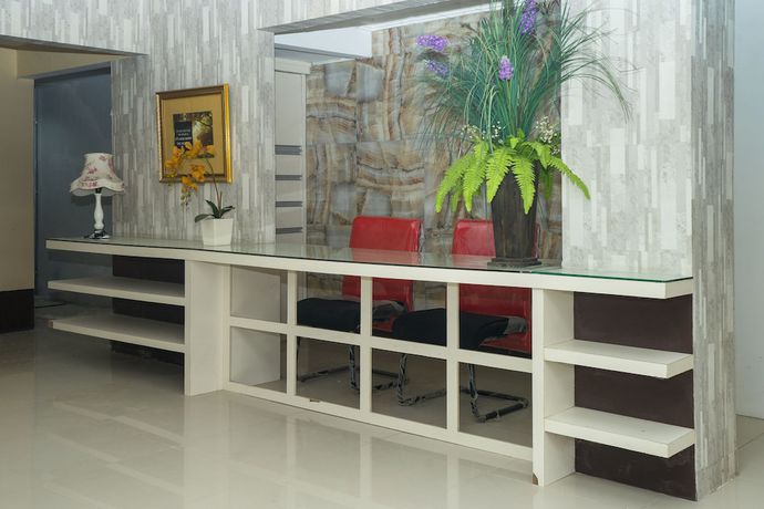 Imagen de los interiores del Hotel OYO 1411 Djakarta Syariah. Foto 20