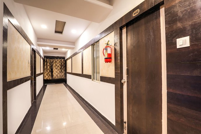 Imagen de los interiores del Hotel OYO 14194 Deccan Lodging and Boarding. Foto 12