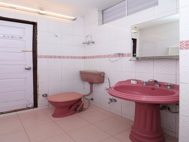 Imagen de la habitación del Hotel OYO 1467 Hill Queen. Foto 15