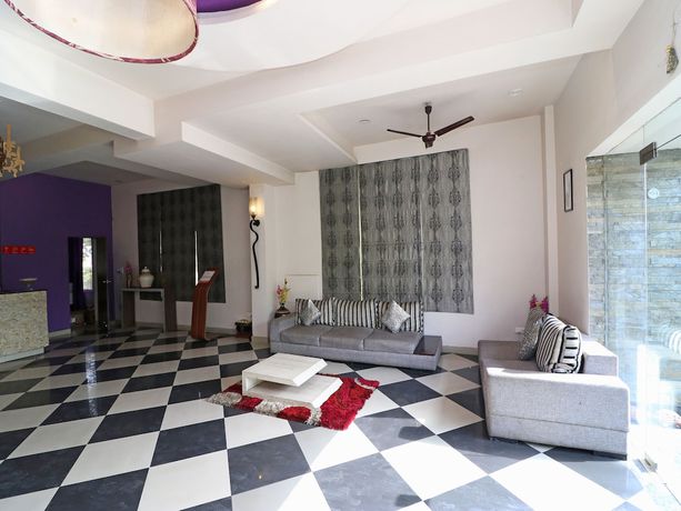 Imagen de los interiores del Hotel OYO 14703 Gen X Aravali. Foto 16