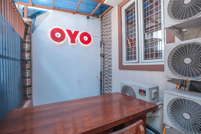 Imagen de los interiores del Hotel OYO 150 Harmoni Residence. Foto 19