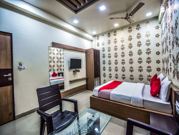 Imagen de la habitación del Hotel OYO 15180 Kavita Inn. Foto 11