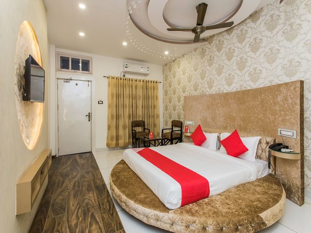 Imagen de la habitación del Hotel OYO 15401 Surana palace. Foto 18