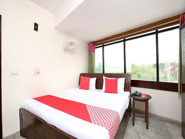 Imagen de la habitación del Hotel OYO 15523 JD Inn. Foto 16