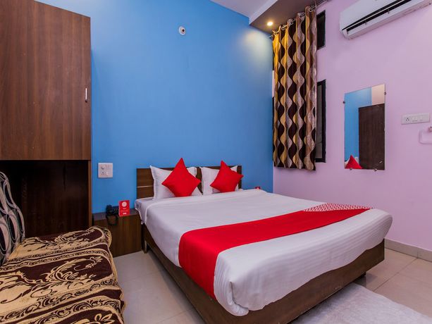 Imagen de la habitación del Hotel OYO 15569 Manorama Palace. Foto 12
