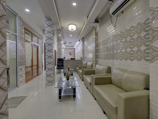 Imagen de los interiores del Hotel OYO 15589 Kamdhenu. Foto 16