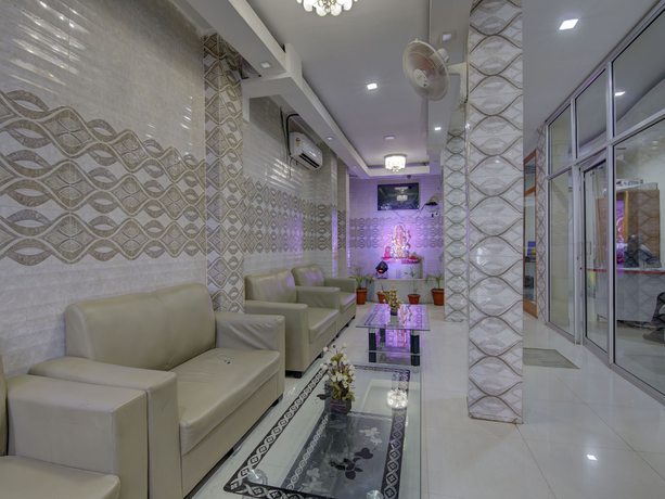 Imagen de los interiores del Hotel OYO 15589 Kamdhenu. Foto 18