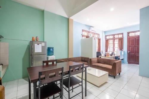 Imagen general del Hotel OYO 1568 Stasiun Ka Cirebon Guest House. Foto 5