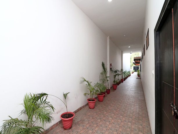 Imagen de los interiores del Hotel OYO 16080 The Royal Orchid. Foto 18