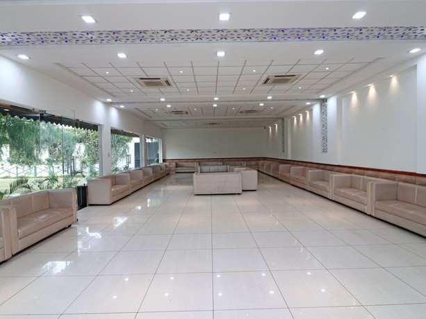 Imagen de los interiores del Hotel OYO 16080 The Royal Orchid. Foto 20