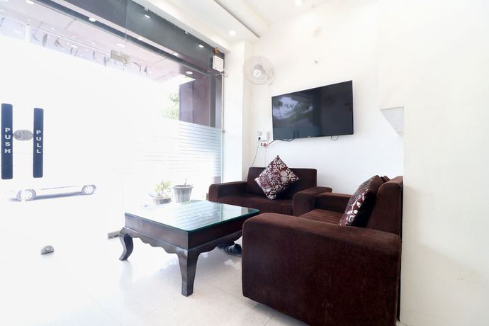 Imagen de los interiores del Hotel OYO 16379 LivInn Hub. Foto 17