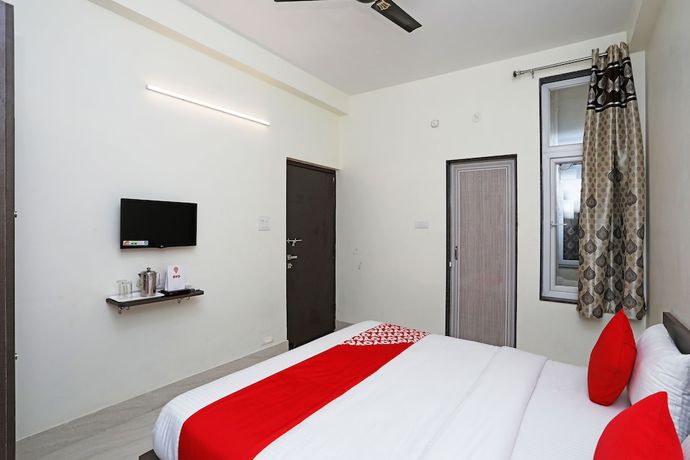 Imagen de la habitación del Hotel OYO 16708 Sada Shiv Guest House. Foto 7