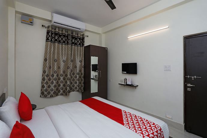 Imagen de la habitación del Hotel OYO 16708 Sada Shiv Guest House. Foto 11