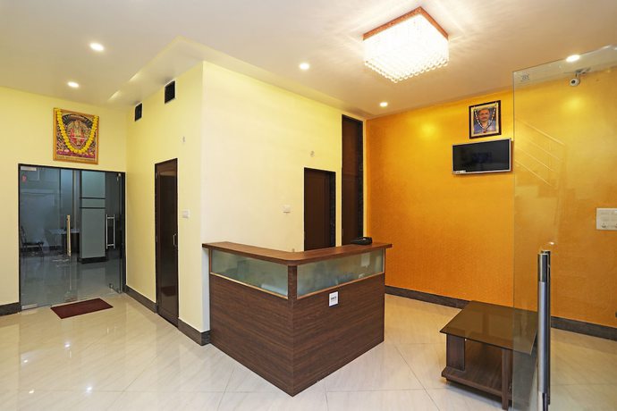 Imagen de los interiores del Hotel OYO 16708 Sada Shiv Guest House. Foto 18