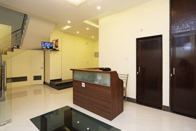 Imagen de los interiores del Hotel OYO 16708 Sada Shiv Guest House. Foto 19