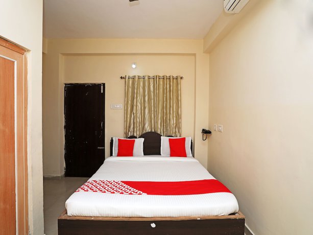 Imagen de la habitación del Hotel OYO 16821 Senapati Palace. Foto 2